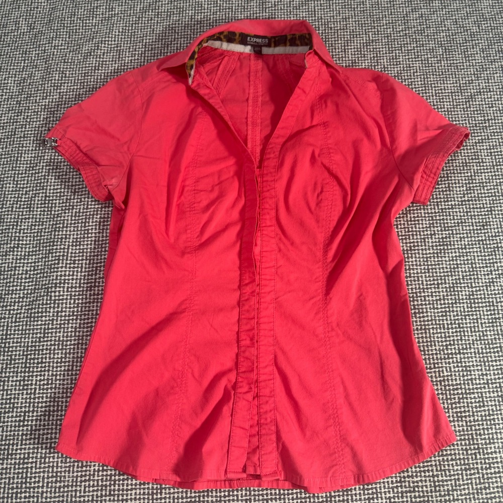 Express Essential Stretch Short Sleeve Button Down Shirt Coral Pink XS